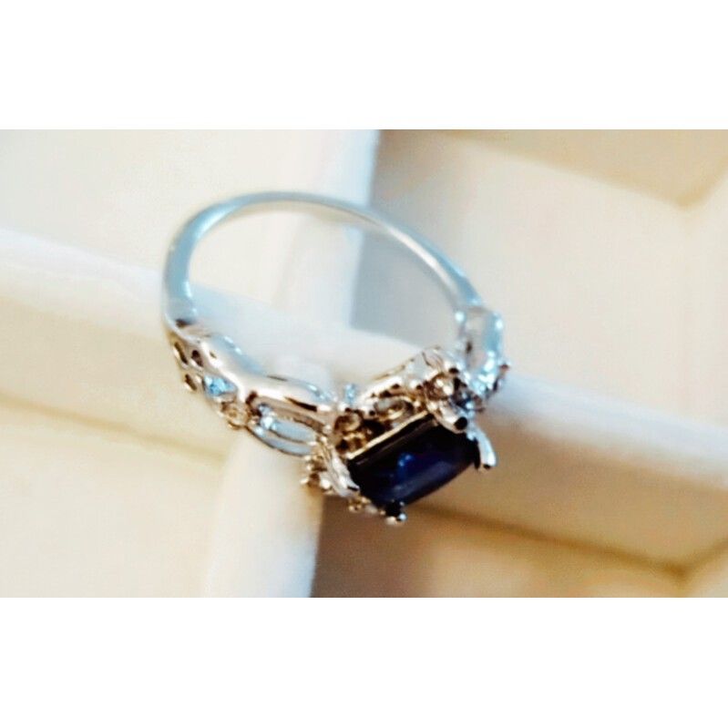 Blue Sapphire 18k White Gold Ring - Image 3