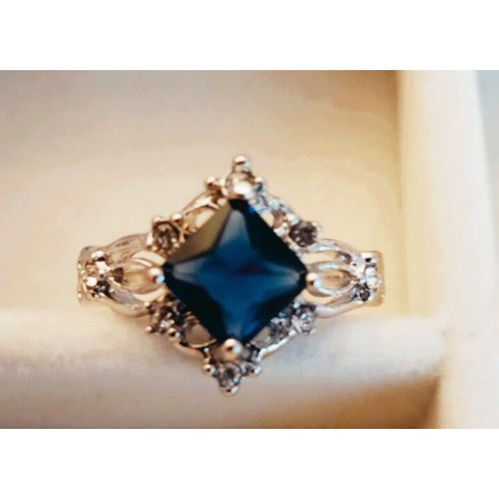 Blue Sapphire 18k White Gold Ring