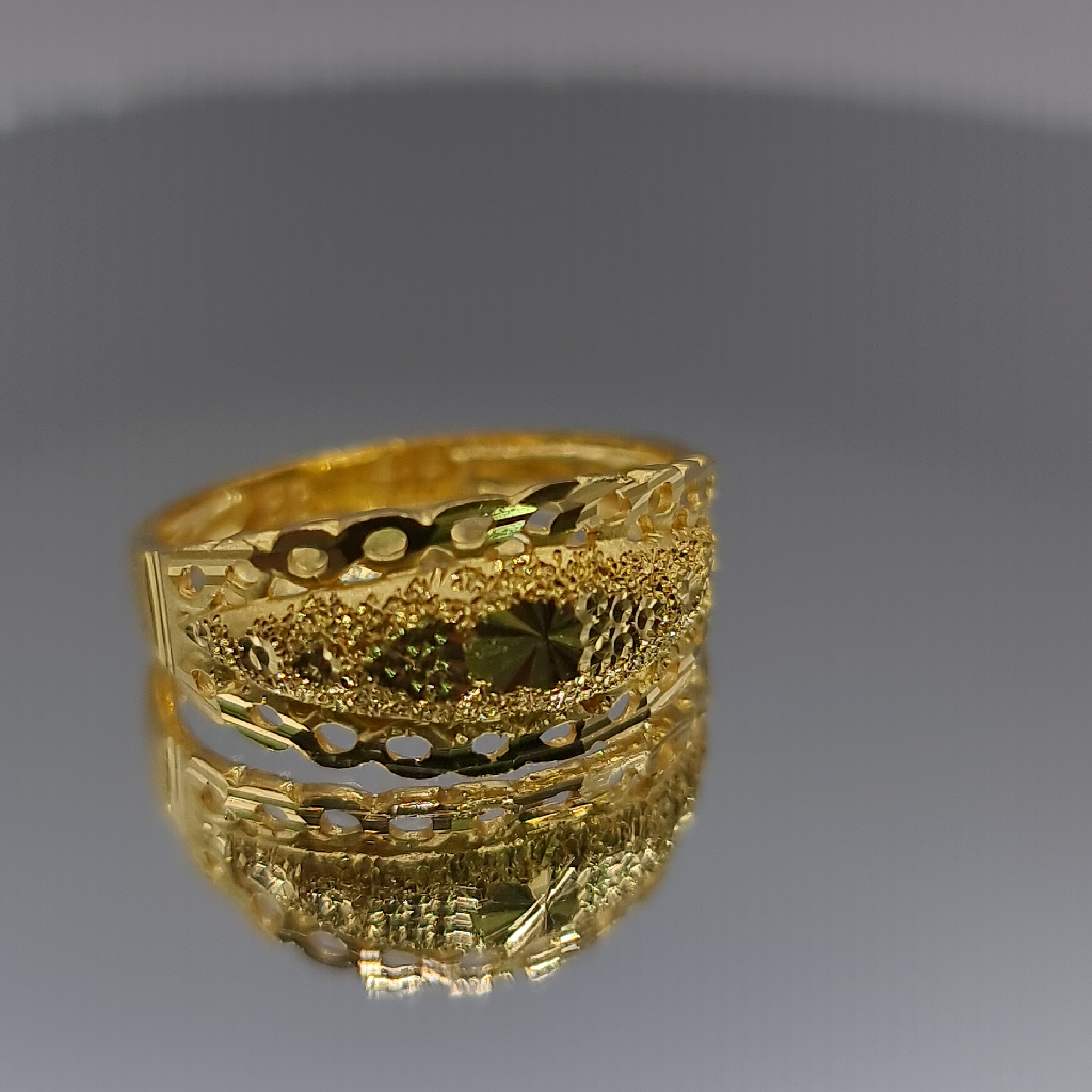 916 Hallmark Gold Ladies Ring