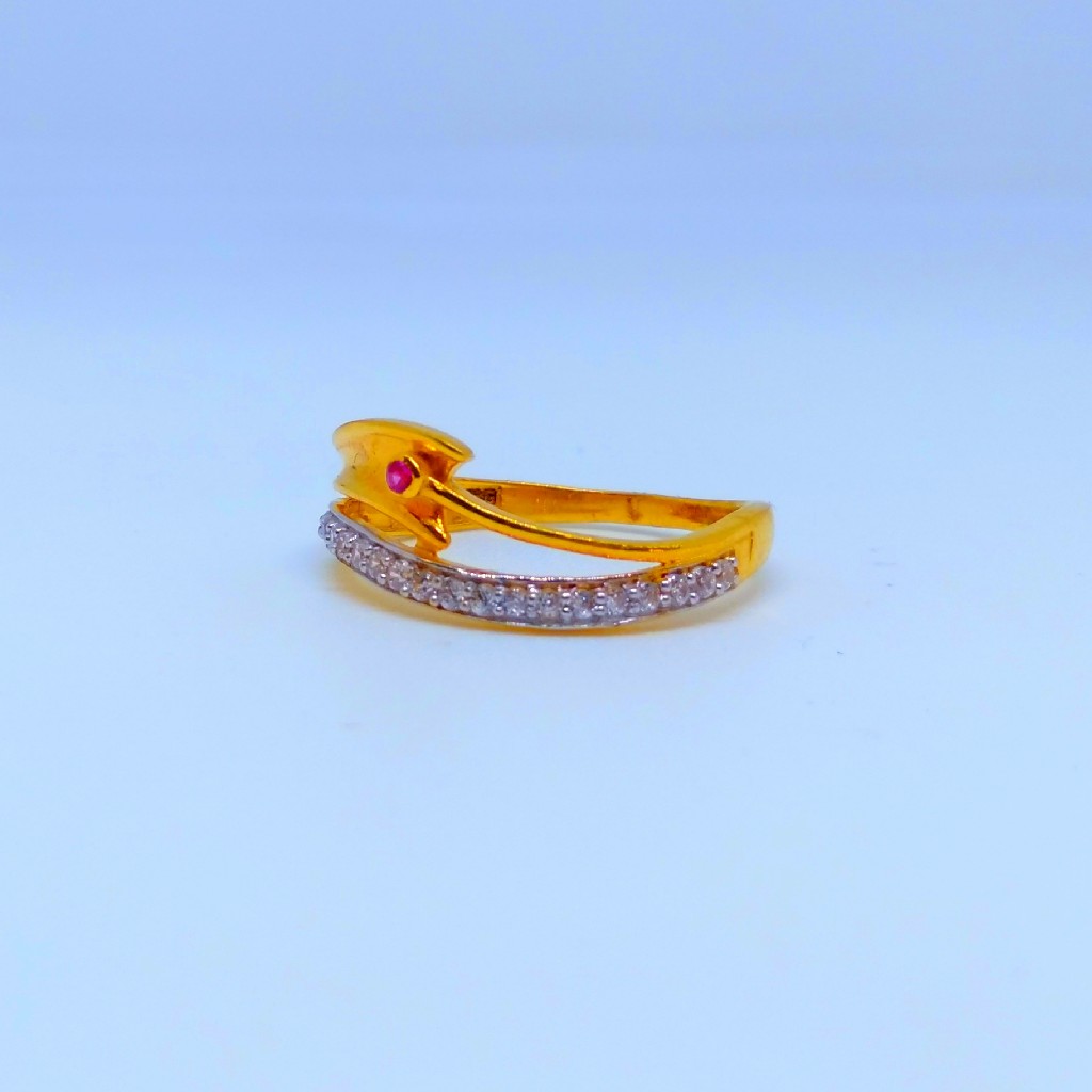 22 KT 916 Hallmark modern Ladies diamond ring - Image 2