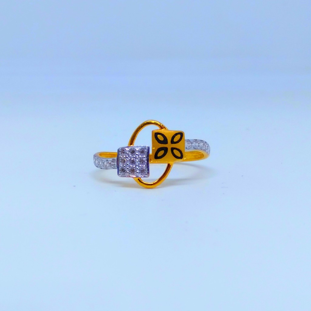22 KT 916 Hallmark oval shape diamond Ladies Ring