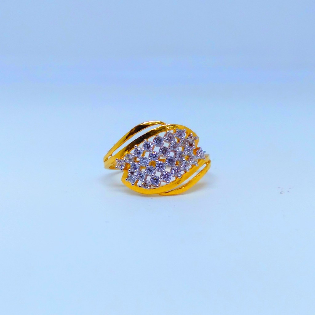 22 KT 916 Hallmark fancy traditional ladies diamond ring