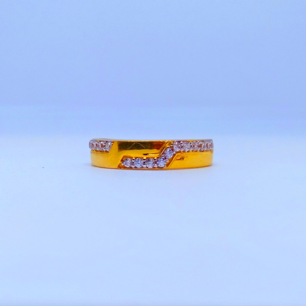22 KT 916 Hallmark Fancy diamond gents ring
