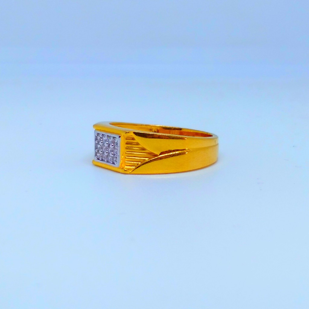 22 KT 916 Hallmark square design fancy diamond gents ring - Image 2