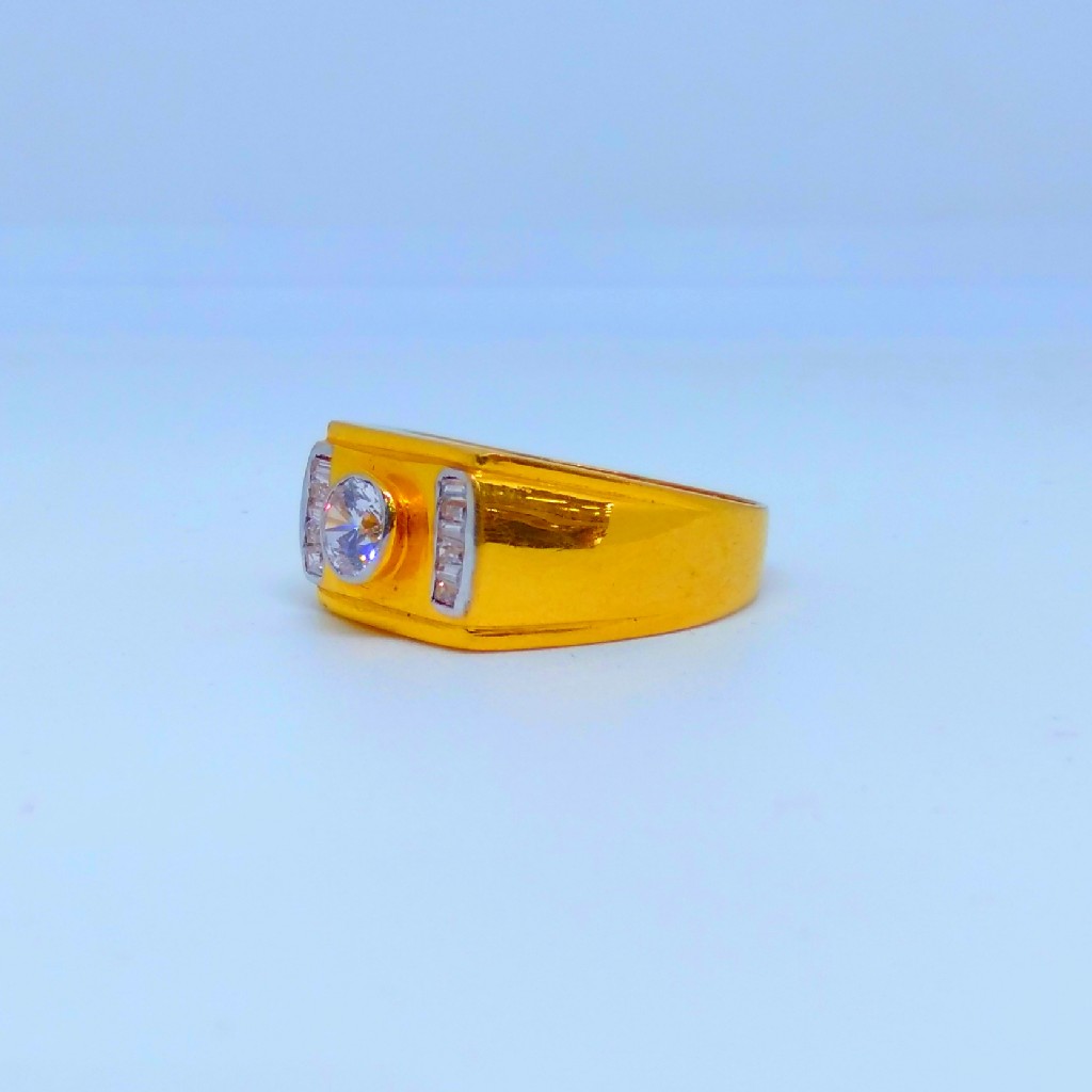 22 KT 916 Hallmark modern gents diamond ring - Image 2