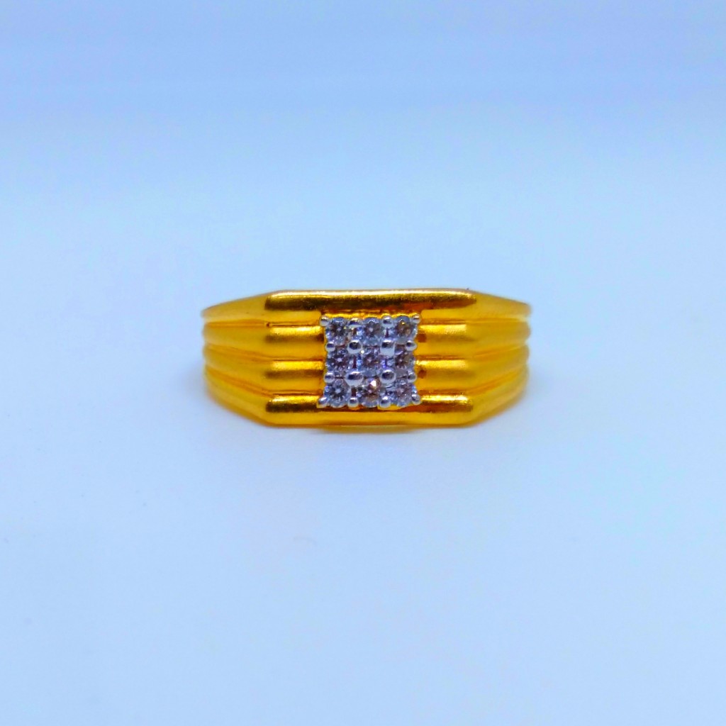 22 kt 916 hallmark  square Shape diamond fancy gents ring