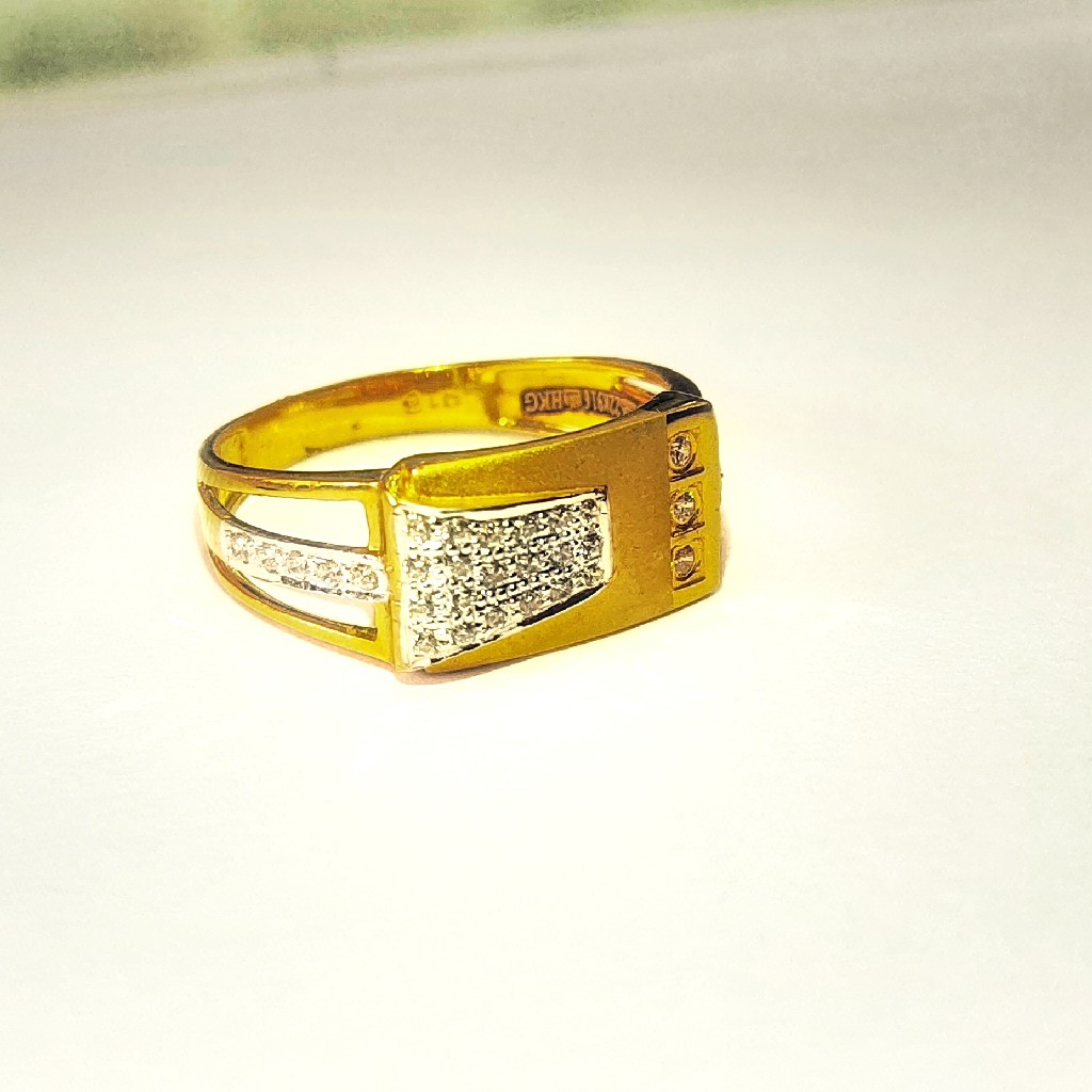 22 KT 916 Hallmark Ring