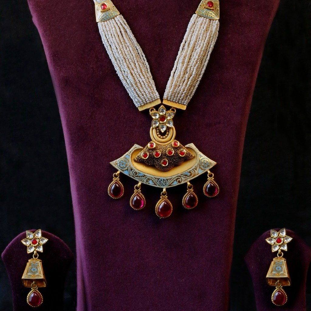 22kt antique vintage collection