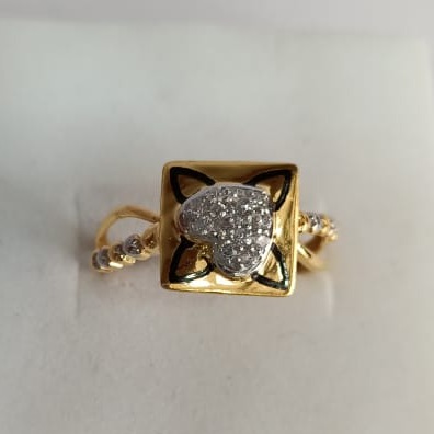 916 Hallmark Gold Light Weight Ring