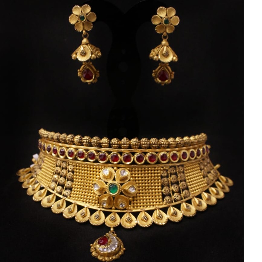 916 Hallmark Gorgeous Bridal  Gold Necklace Set