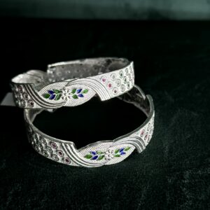 SILVER BANGLE