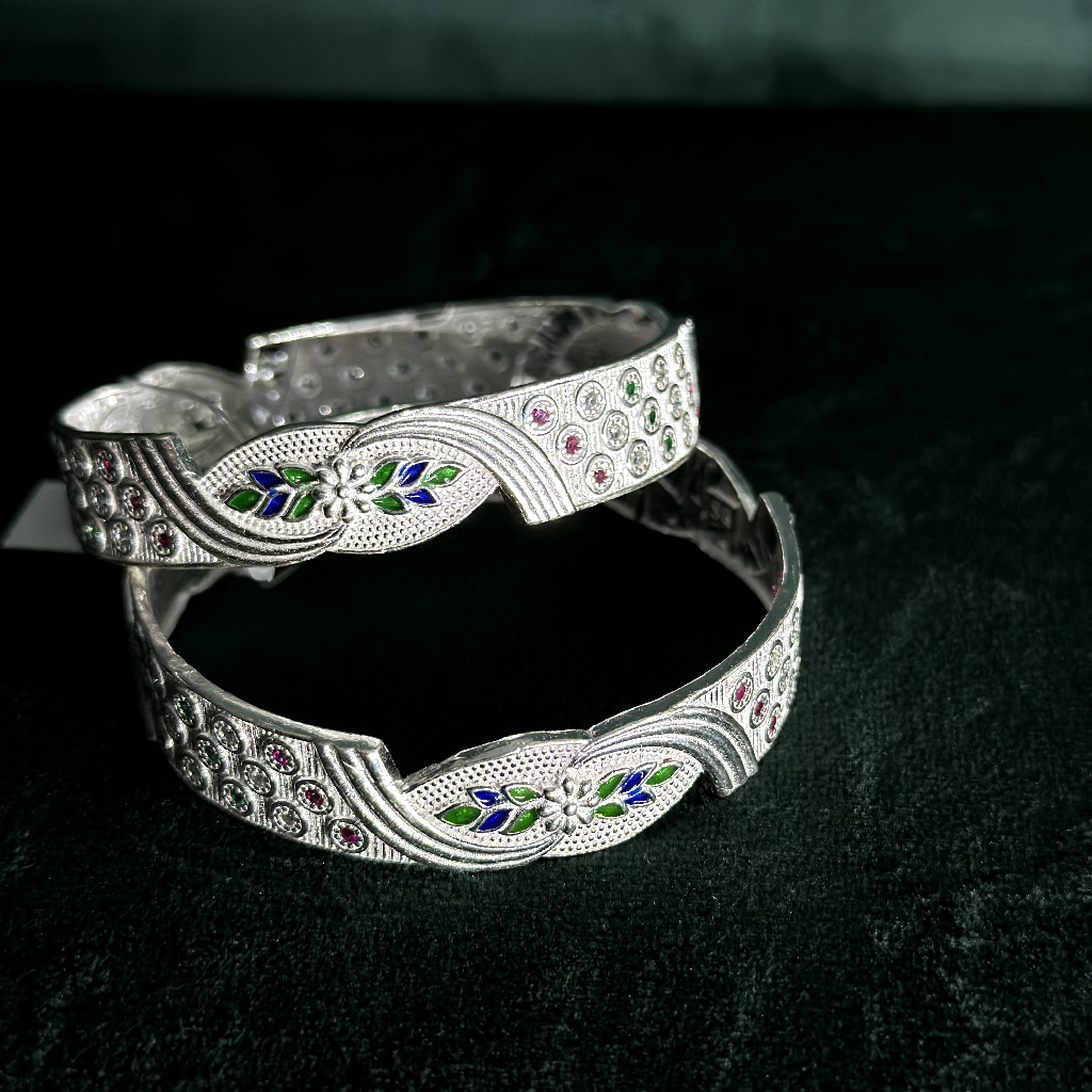 SILVER BANGLE