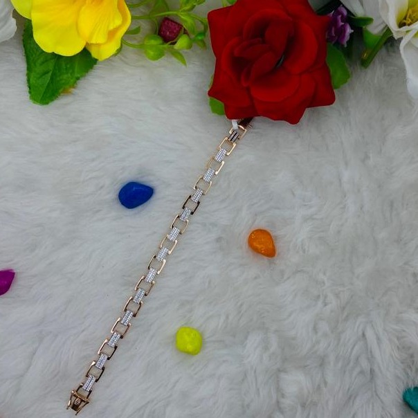 18k Gold With Diamond bracelet - Image 2