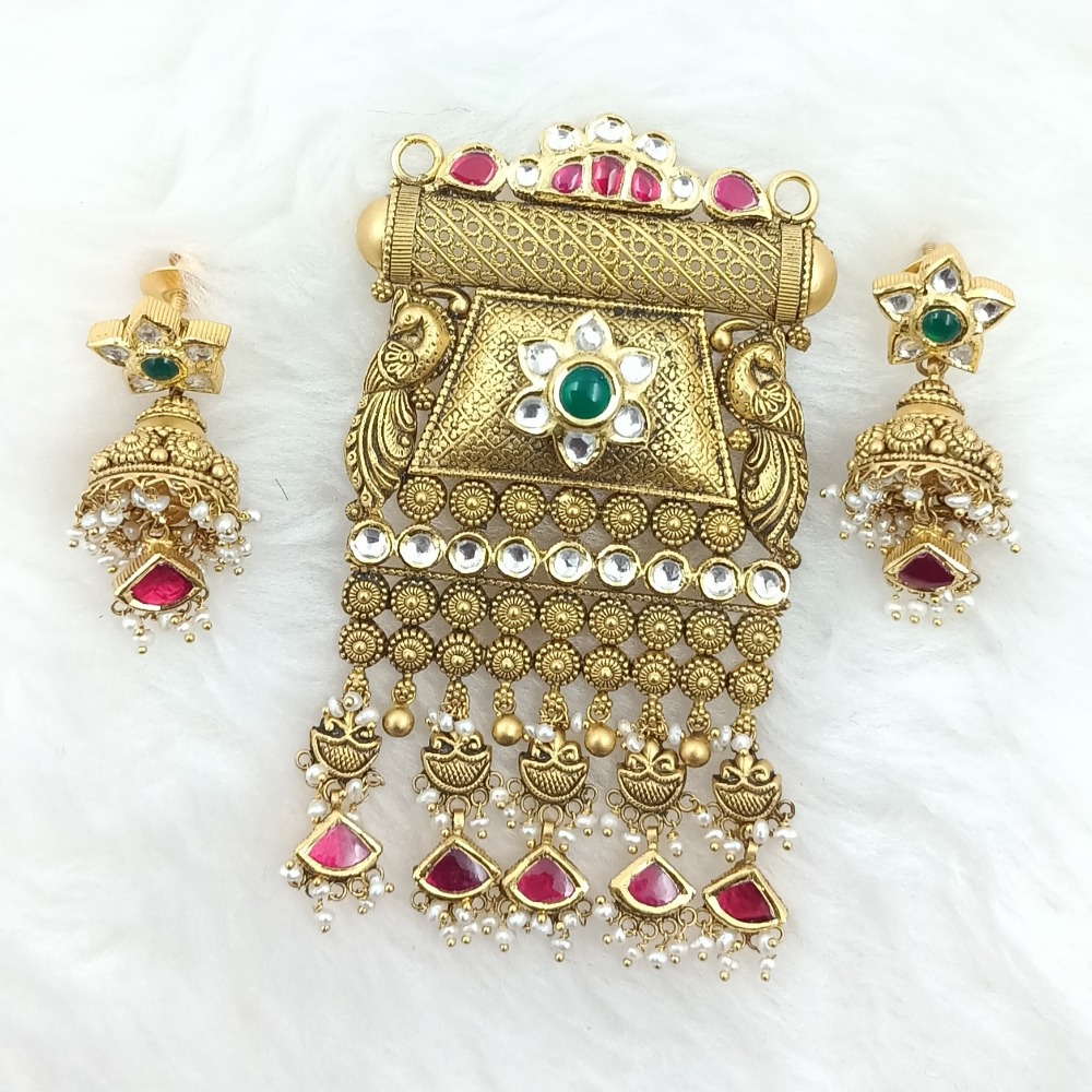 916 Gold Antique Pendant Set