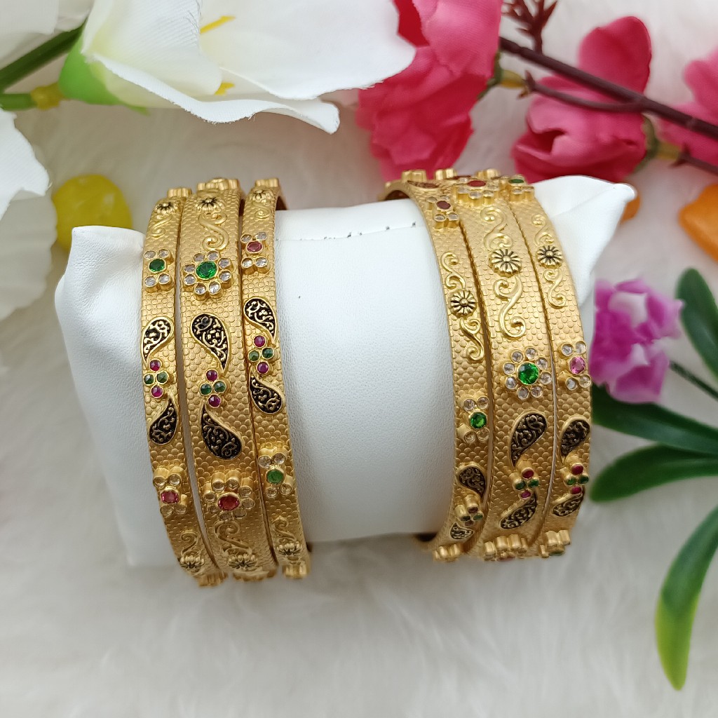 916 ANTIQUE 6 PIC BANGLES