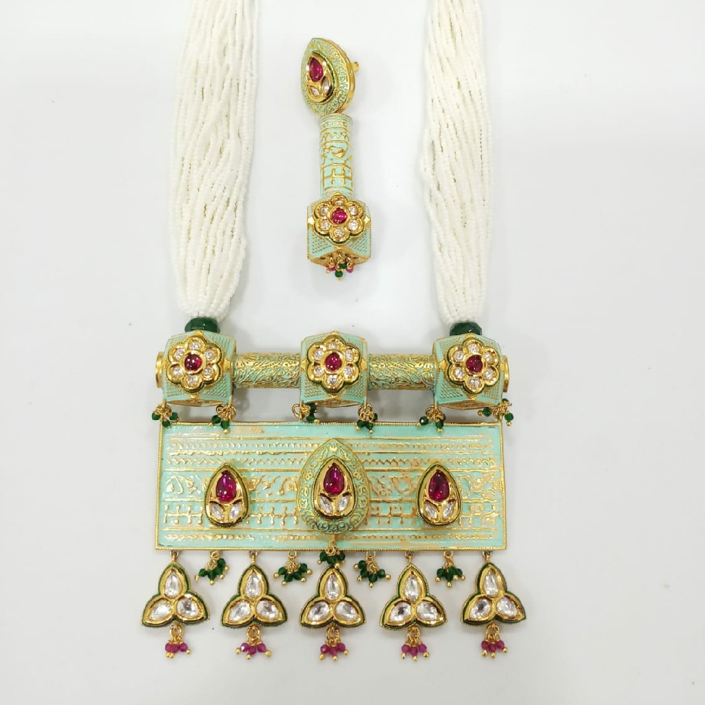 Kundan pendant set