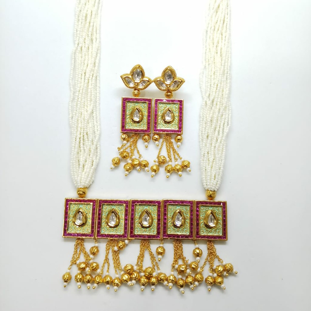 Kundan pendant set