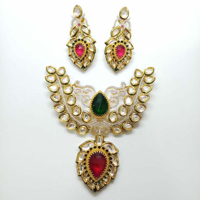 Kundan pendant set