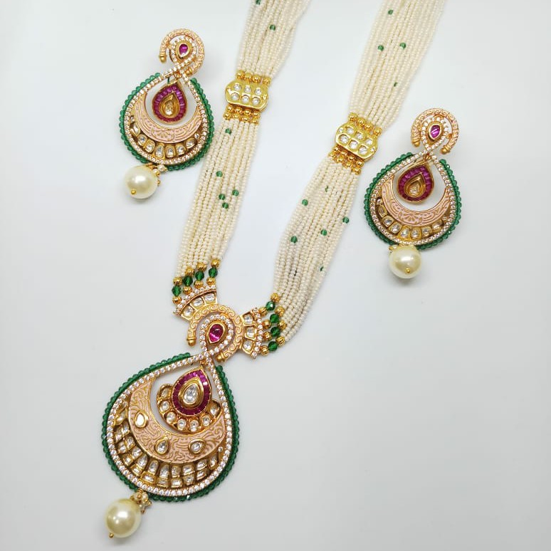 Kundan pendant set