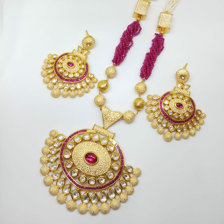 Kundan pendant set