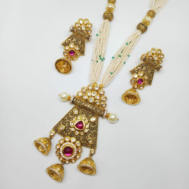 Kundan pendant set