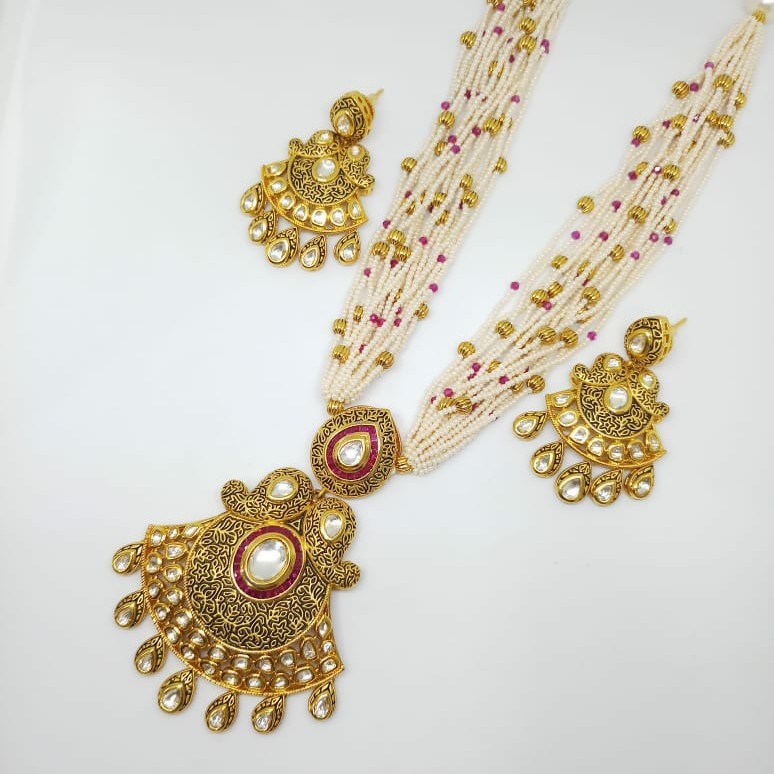Kundan pendant set