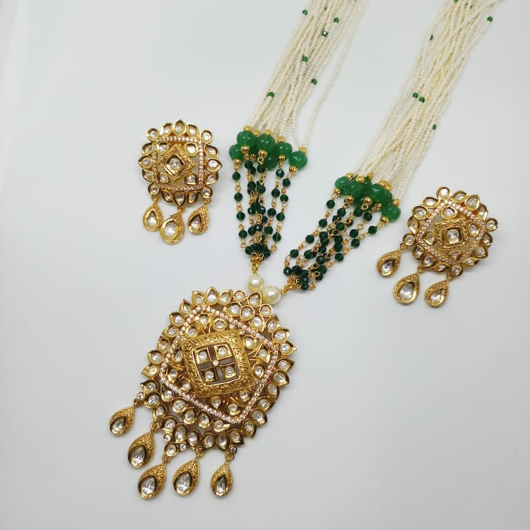 Kundan pendant set