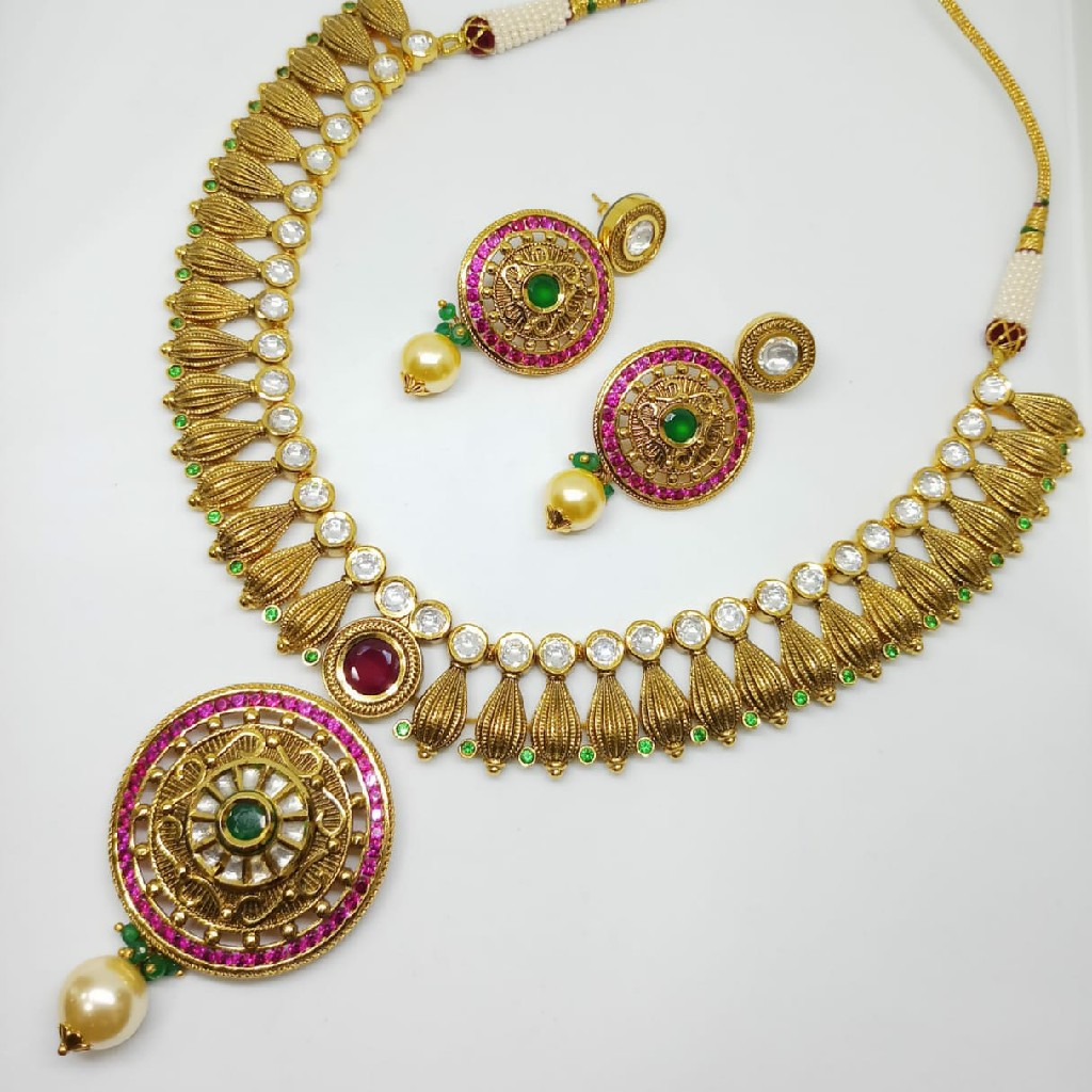 Kundan Set