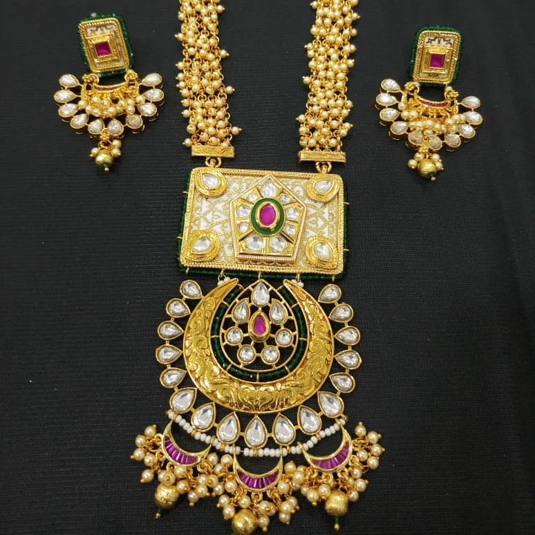Kundan pendant set