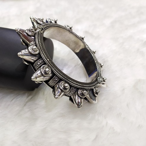 Silver contemporary kada se-b001