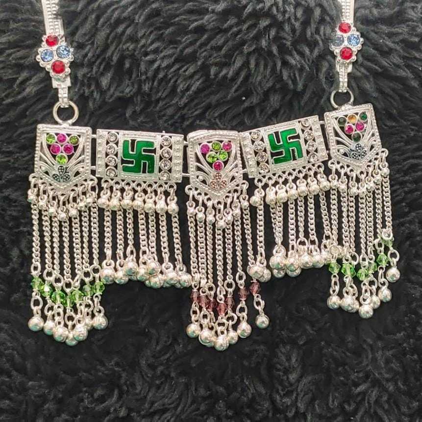 Traditional design ladies silver zudo