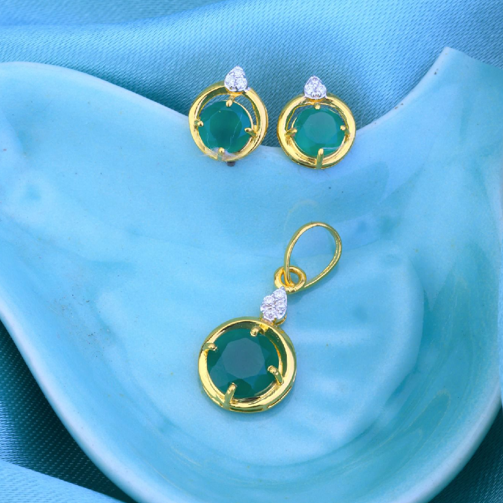 22ct Gold Unique Design Pendant Set