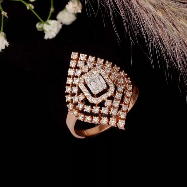 20 carat rose gold Emerald Unique ladies rings rh-lr938