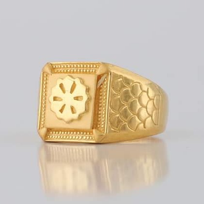22 Carat gold gents fency ring RH_vt105