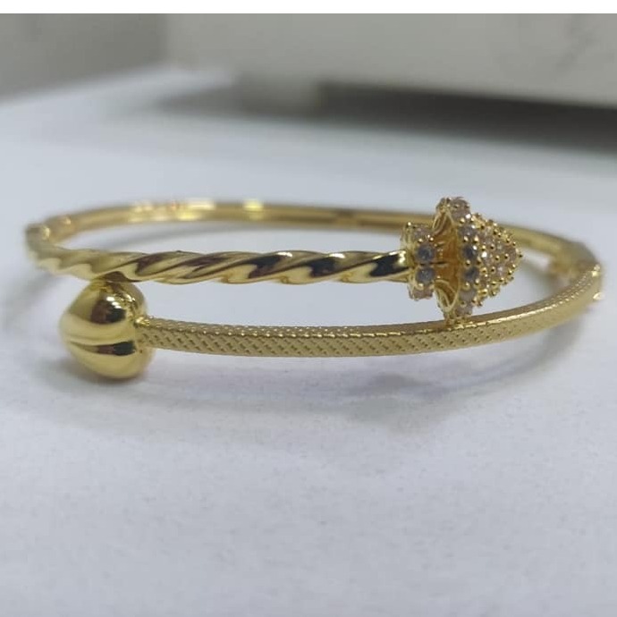 916 gold Ladies Kada Bracelet LKB-001