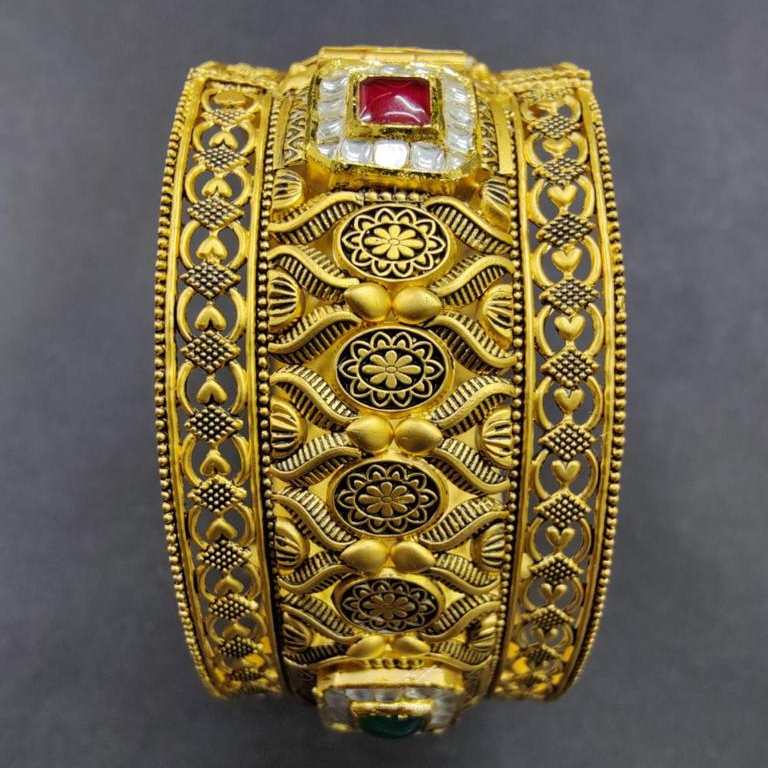 GOLD DESIGNER HERITAGE WOMEN BANGLES