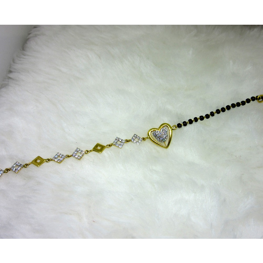 Gold Ms Black Moti Heart Shape Ledies Bracelet