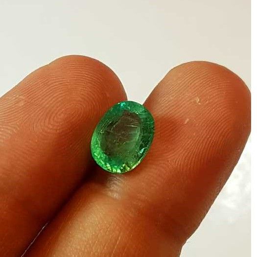 1.66ct oval green emerald-panna