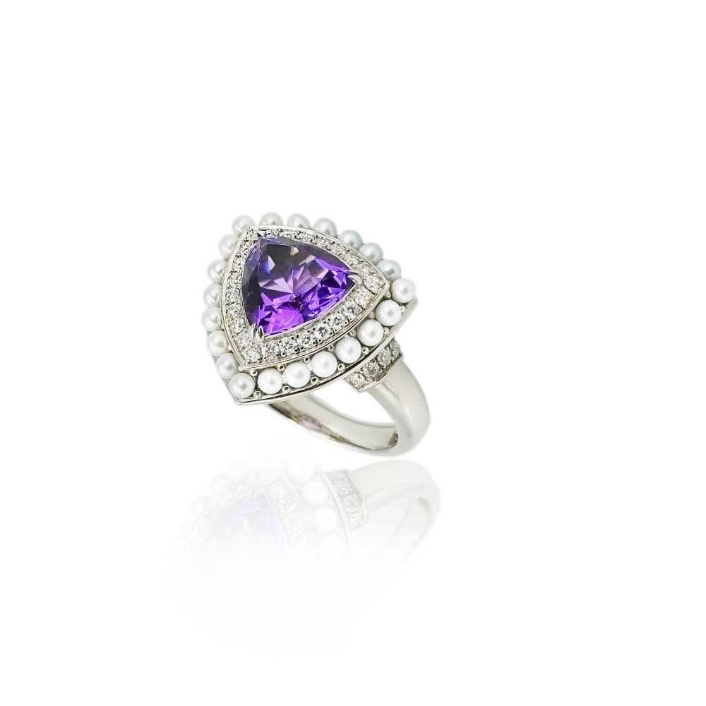 Estro Amethyst Ring
