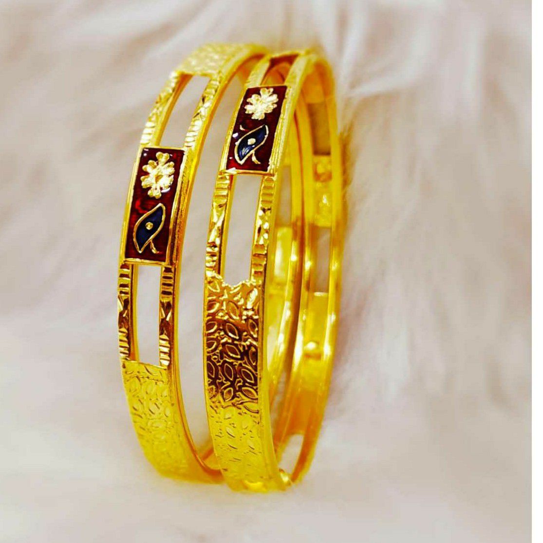 Gold Efect Dijain Bangle