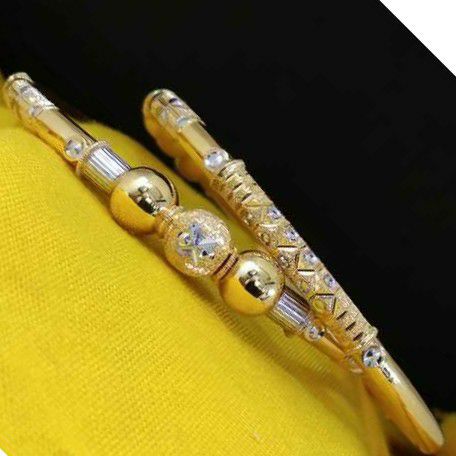 Fancy Gold Dijain Outstanding