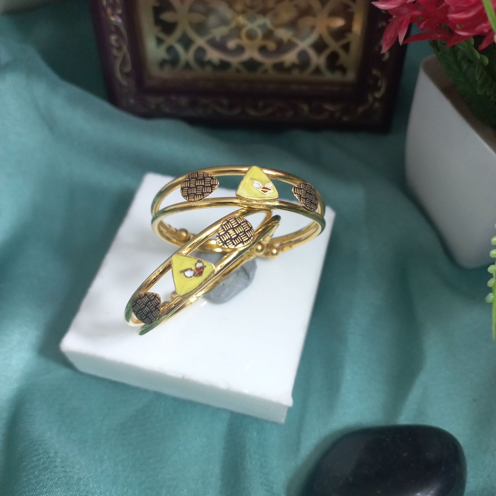 916 Gold Antique Angry Bird Design Kada