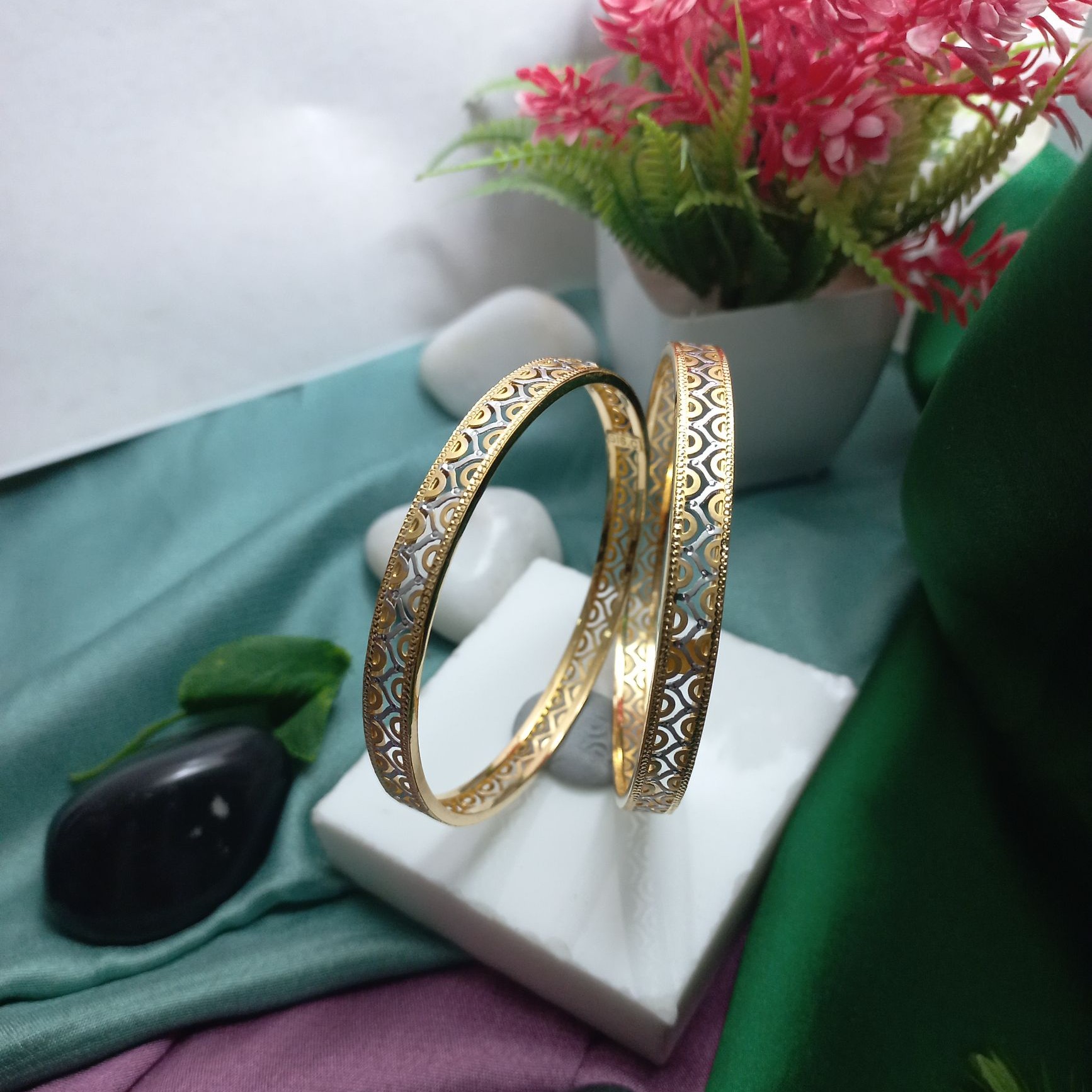 22K Gold Machine Cut Bangle