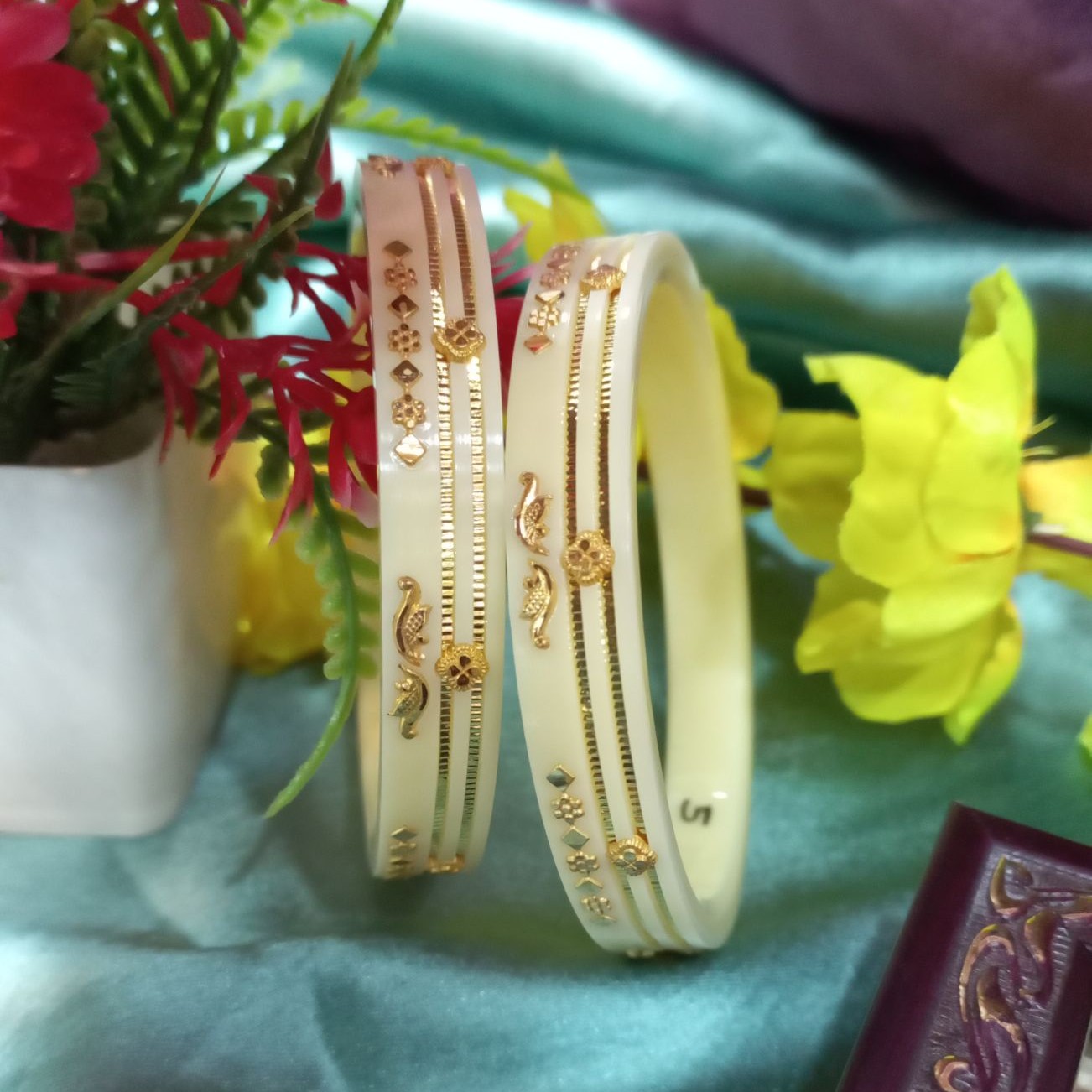 916 Gold  Indain Design Plastic Chudi