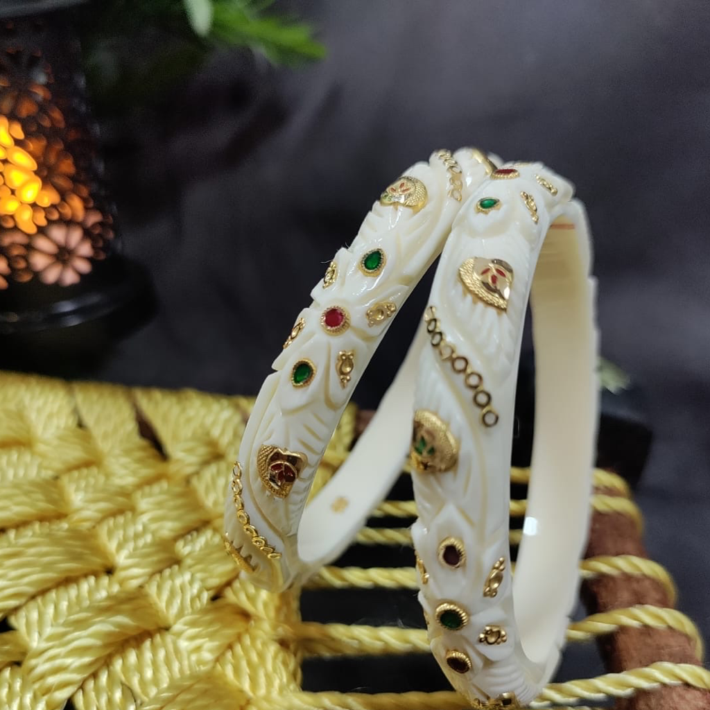 22kt FANCY 2PIS GOLD CARVING BANGLE