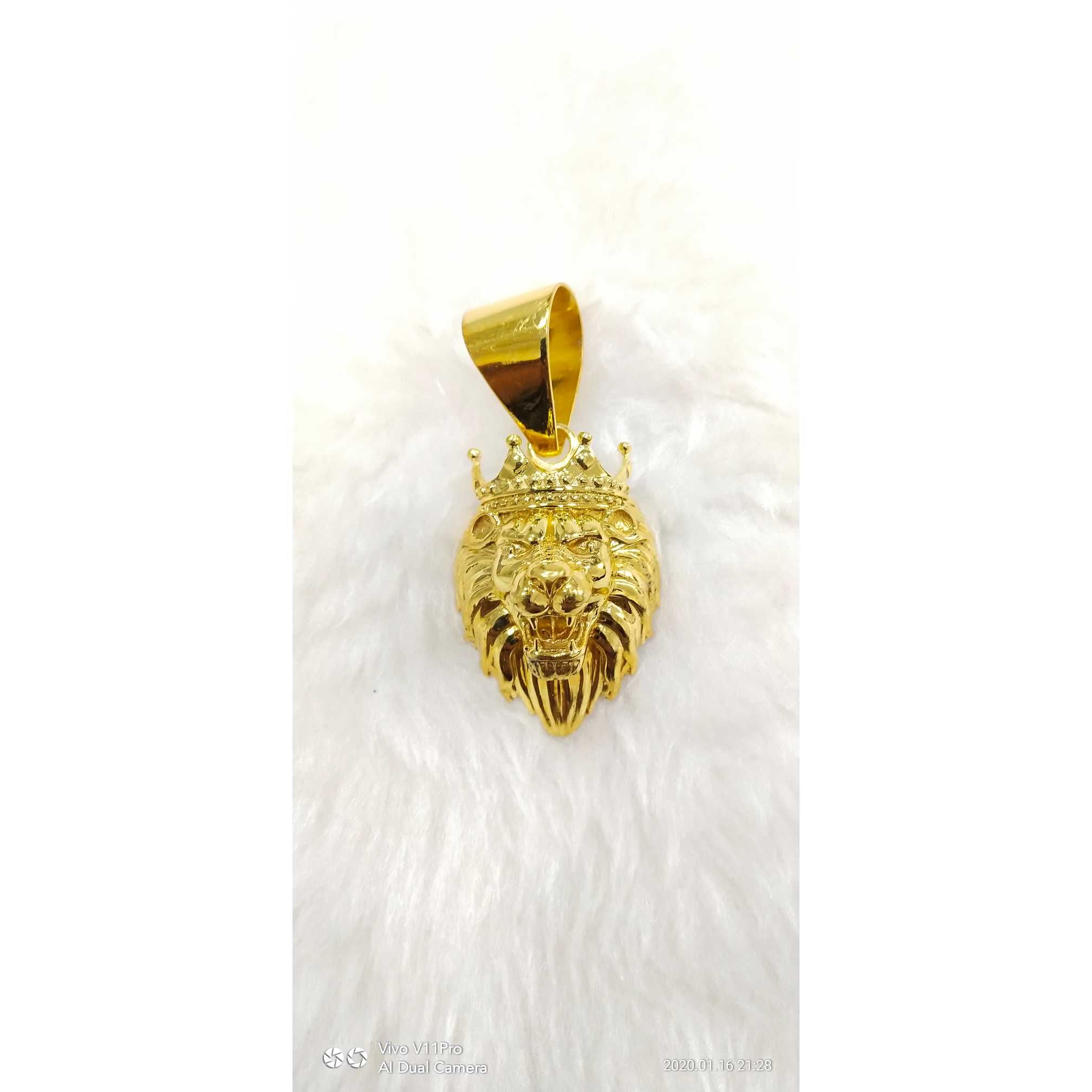Gold Pendal