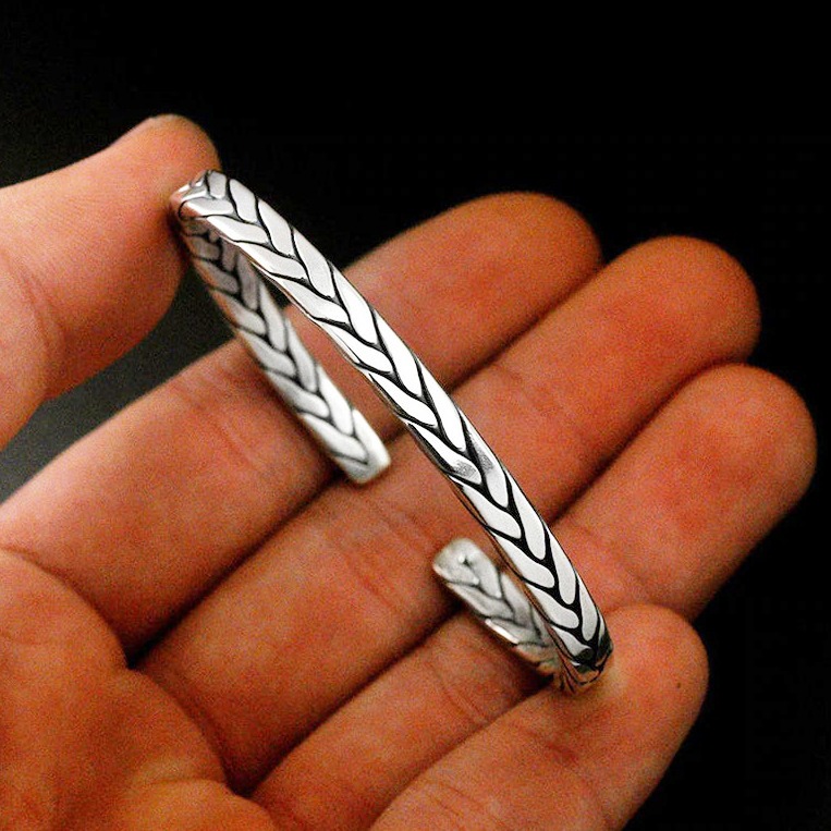 18 kt hallmark stamped white gold braided men's cuff bracelet 45 gms