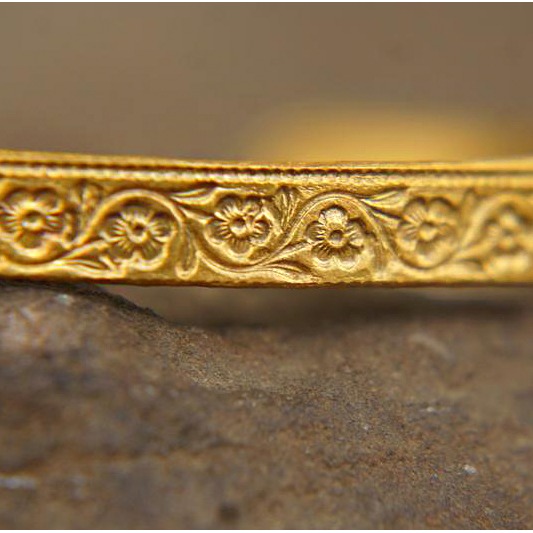 22 Kt Yellow Gold Artisan Texture Floral Open Bracelet Bangle 20 Gram - Image 5