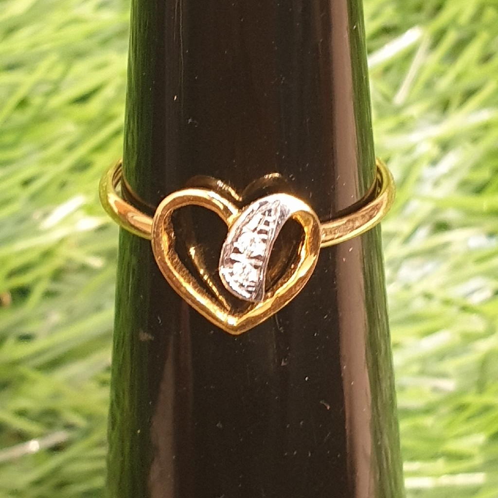 Light weight fancy ladies ring