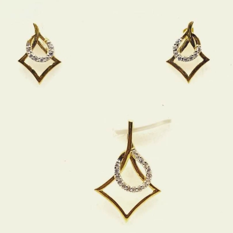 916 Gold Hallmark CZ Diamond Pendant Set